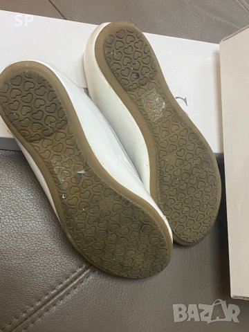 Детски обувки Guess, номер 31, снимка 2 - Детски обувки - 38980069