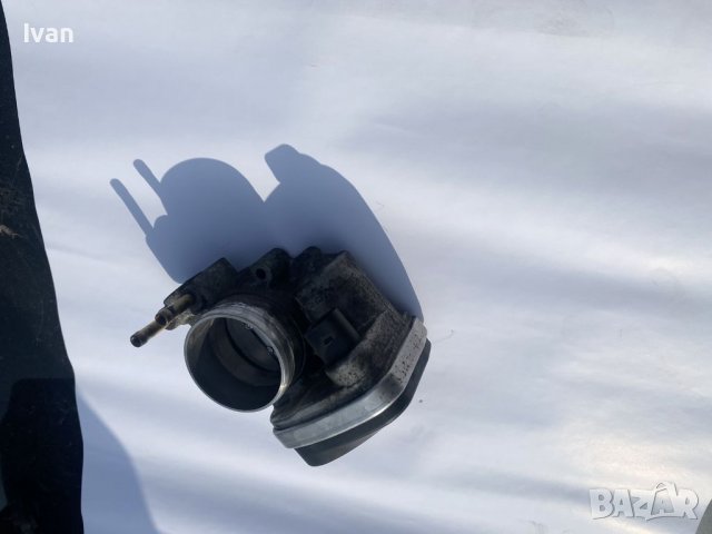 Дросела клапа VW, снимка 1 - Части - 39807303