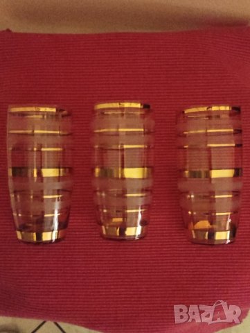 Винтидж сервиз 6 чаши и кана, цветно стъкло със златни линии. , снимка 3 - Чаши - 43525177