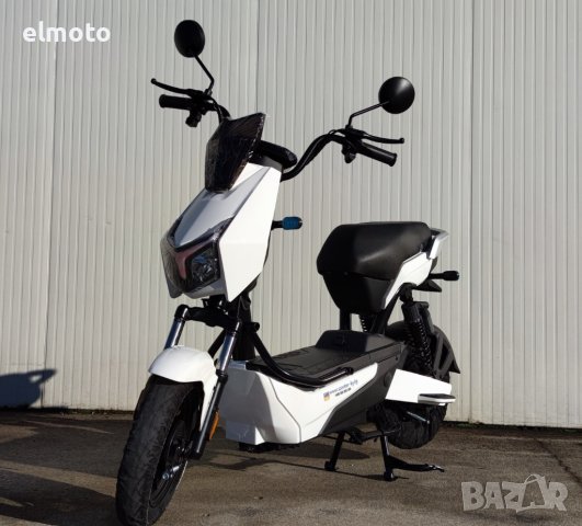 Електрически скутер YC-L в бял цвят