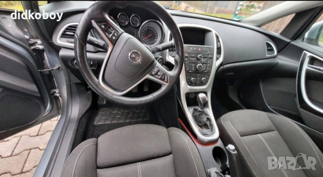 Opel Astra J 1.7, снимка 6 - Автомобили и джипове - 53537643