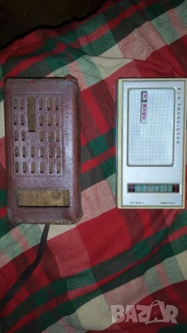 1964 Vintage KOYO DELUXE 403 Japan Portable MW Radio, снимка 2 - Антикварни и старинни предмети - 26488055