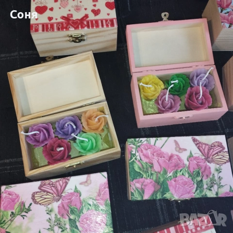 Дървена кутия с  пет ароматни мини рози - свещ, снимка 17 - Подаръци за жени - 53168163