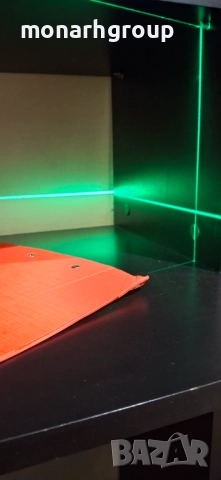 Лазерен нивелир DeWALT DW088CG /20 м, 0.3 мм/м  /, снимка 6 - Измервателни инструменти - 52436745