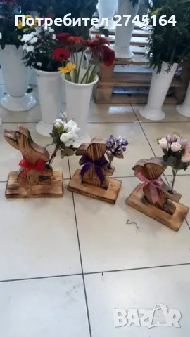 Дървени зайчета с цветя 