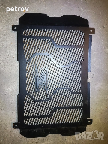 Решетка за радиатор на мотоциклет 