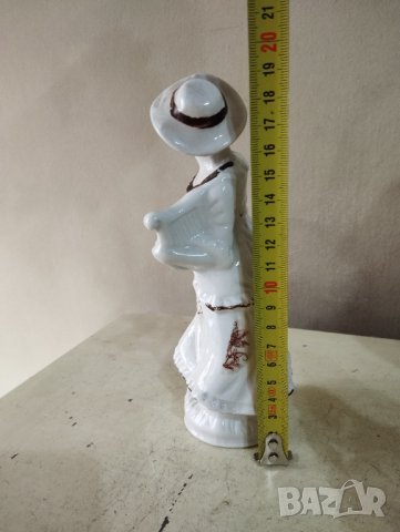 порцеланова статуетка, снимка 2 - Статуетки - 42969684
