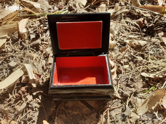 Уникална руска малка лакова кутия рисувана сцена от приказка, снимка 4 - Антикварни и старинни предмети - 51301360