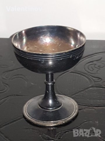 Старинна посребрена чаша , снимка 1 - Антикварни и старинни предмети - 35228914