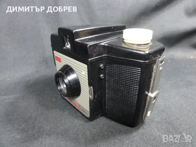 СТАР РЕТРО ФОТОАПАРАТ KODAK BROWNIE CRESTA II CAMERA ENGLAND, снимка 2 - Антикварни и старинни предмети - 52681102