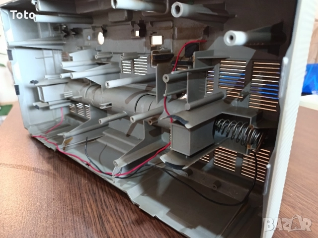 Заден капак и механика за Sharp 5757, снимка 4 - Радиокасетофони, транзистори - 52442545