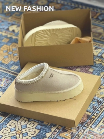 Дамски Обувки ✨UGG, снимка 2 - Дамски ежедневни обувки - 51779527