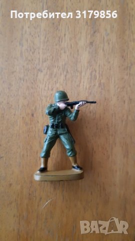 Малки космонавти + войник, снимка 3 - Фигурки - 35659693