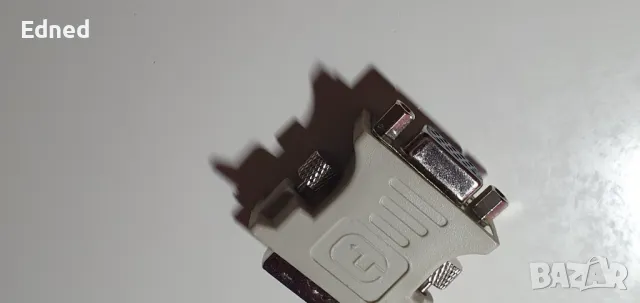 Конвертор DVI  към VGA 