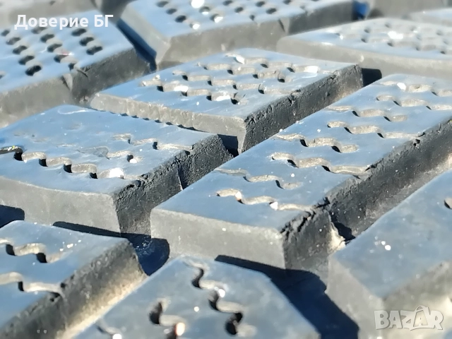 Гуми 215 50 17 Виати Viatti 2 броя. Нов внос. Не са нови!