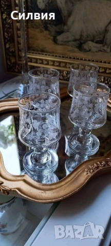 Ретро малки чашки 4бр, снимка 3 - Антикварни и старинни предмети - 52475723