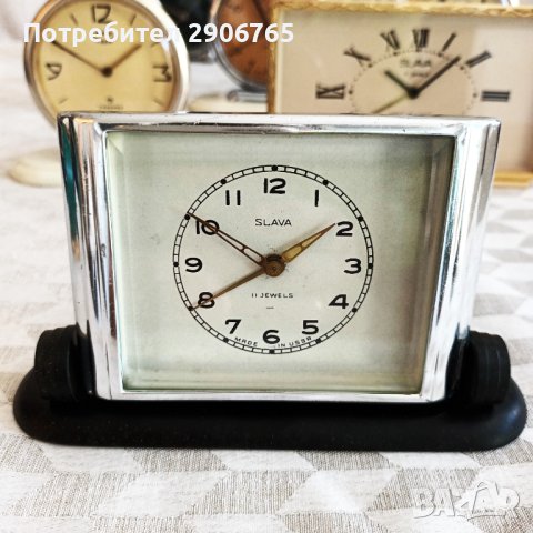 Часовник будилник Слава стар Руски работещ, снимка 1 - Антикварни и старинни предмети - 43981019