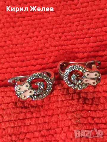 ПРИКАЗНО МАРКОВИ СКЪПОЦЕННИ ЕМАЙЛИРАНИ СРЕБЪРНИ ОБЕЦИ ПЕПЕРУДКИ СРЕБРО SB 925 с БЯЛА ПОЗЛАТА 48677, снимка 10 - Обеци - 49605901