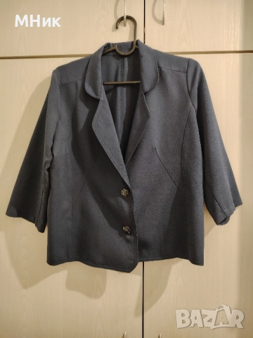 Дамско сако с три четвърти ръкави 