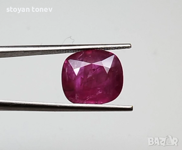 Пурпорно червен естествен рубин с рядка големина 4.26кт.! Сертифициран! Нов!, снимка 6 - Други - 52543796