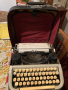 Пишеща машина, снимка 1 - Антикварни и старинни предмети - 44855227