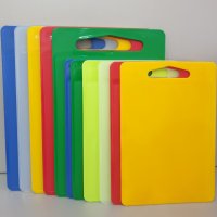 Пластмасова дъска за рязане в различни цветове 
