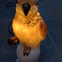 порцеланова нощна лампа папагал, снимка 4 - Настолни лампи - 44909417