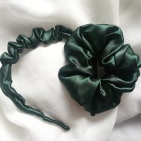 Набрана диадема + скрънчи - тъмнозелен сатен, снимка 3 - Аксесоари за коса - 40852543
