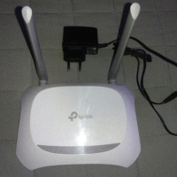 Рутер TP-LINK 3-в-1 Router/AP/Range Extender, снимка 2 - Рутери - 39734862