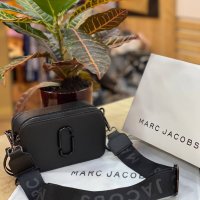 Дамска чанта черна Marc Jacobs, снимка 1 - Чанти - 32379257