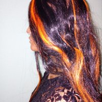 Нова карнавална перука черна с оранжеви кичури, снимка 2 - Аксесоари за коса - 28853134
