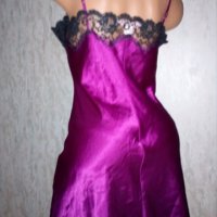 Victoria's Secret- Сатенена нощничка в бордо-М/ L, снимка 2 - Бельо - 27354315