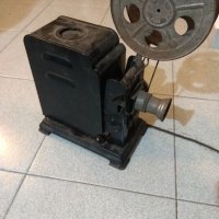 Прожекционен кино апарат, снимка 2 - Антикварни и старинни предмети - 39366010