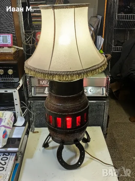Стара лампа от дърво и метал , снимка 1