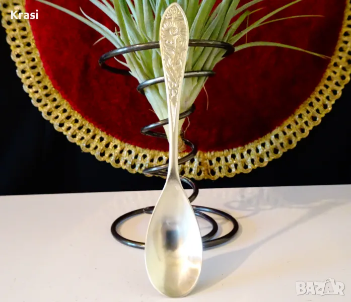 Посребрена лъжица,релефни цветя. , снимка 1