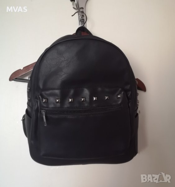 Черна кожена раница среден размер матова , снимка 1