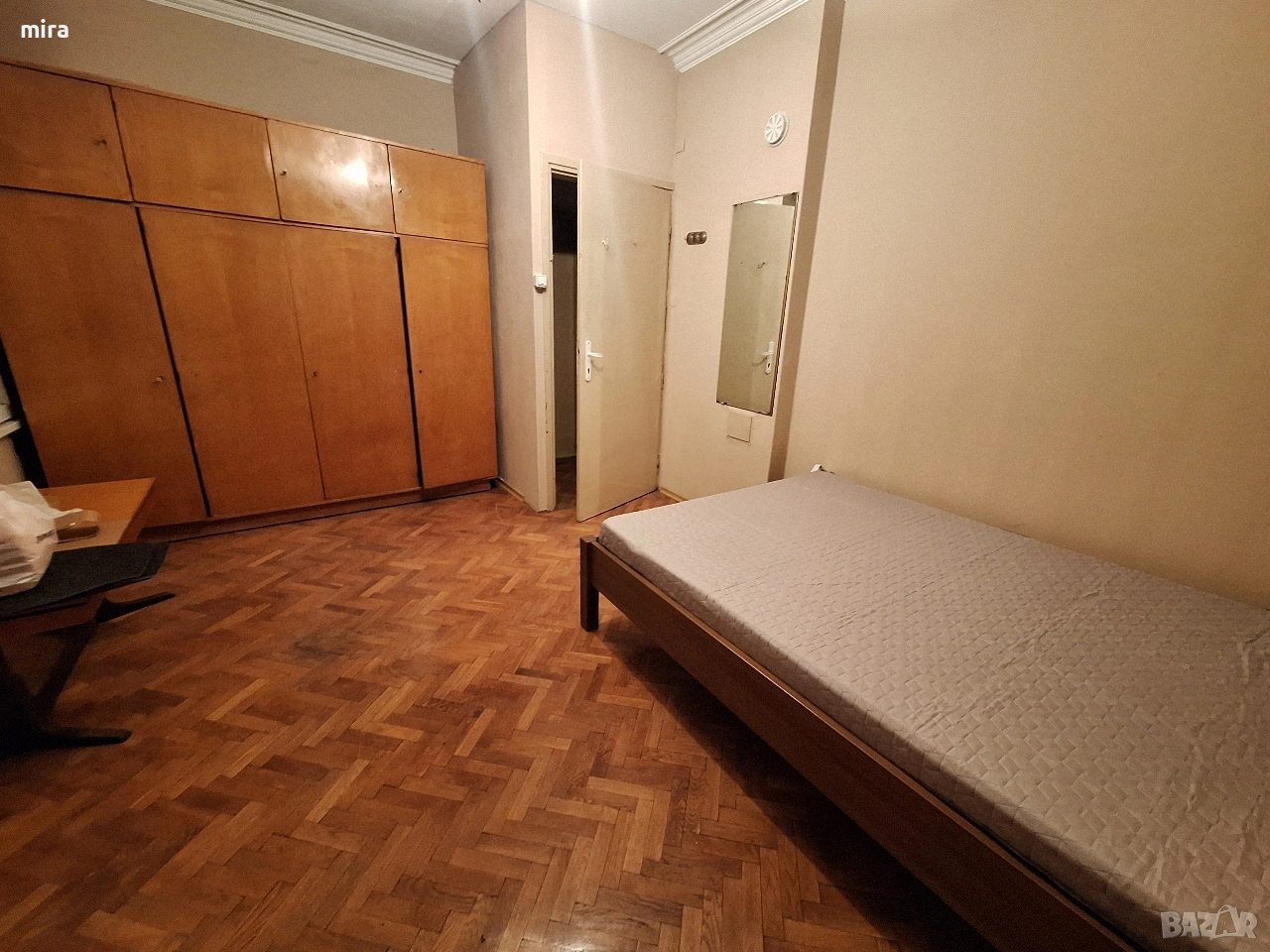 Обзаведена стая Център до метро Театрална за мъж, снимка 1