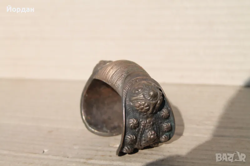 Възрожденска сребърна гривна рогатка, снимка 1