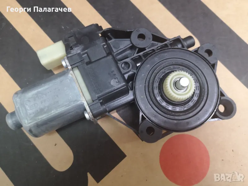 Моторче за преден ляв прозорец Mini R56 / 0 130 822 374, снимка 1
