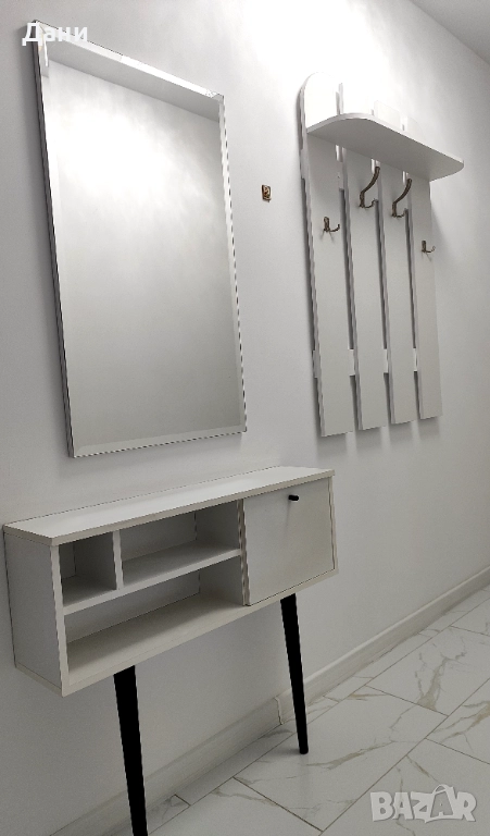 огледало, тоалетка, закачалка, къщичка за ключове, снимка 1