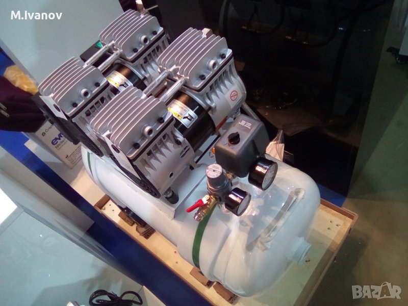 Безмаслен компресор 1100W за дентални столове, снимка 1