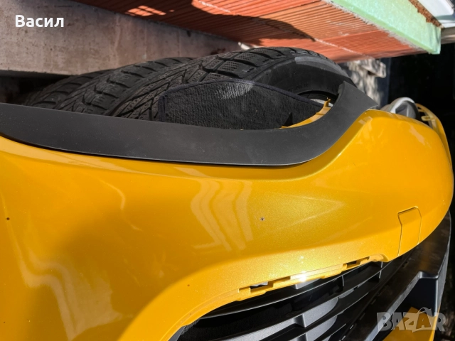 Лайстна под фара в бронята за Renault Clio 4 RS, снимка 2 - Части - 51585080