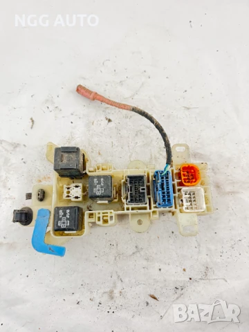 Toyota бушонна кутия / relay box с релета Flasher 81980-10700, Relays 85910-30060 / 85910-30070
