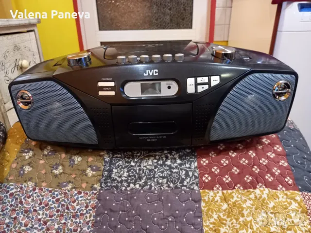  JVC   - CD  PORTABLE SYSTEM 