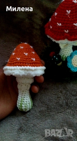 Плетена гъбка върху пънче, снимка 3 - Декорация за дома - 53574785