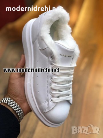 Спортни обувки на Alexander McQueen бели, снимка 1 - Дамски ежедневни обувки - 27134473