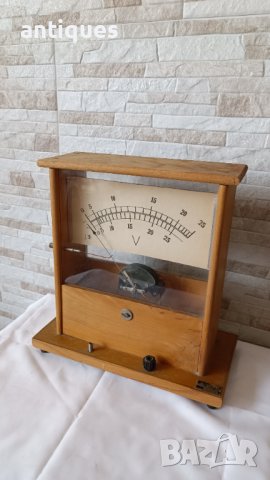 Стар настолен дървен волтметър - 1960 година - УЧТЕХПРОМ, снимка 4 - Антикварни и старинни предмети - 39943117