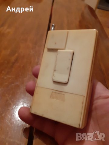 Старо радио,радиоприемник International, снимка 3 - Други ценни предмети - 28021613