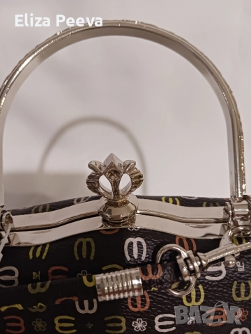 Малка чантичка за през рамо, снимка 5 - Чанти - 52147348