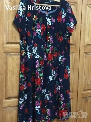 Красива рокля на цветя, лека еластичност, размер XXXL, без следи от употреба,, снимка 4 - Рокли - 40574392